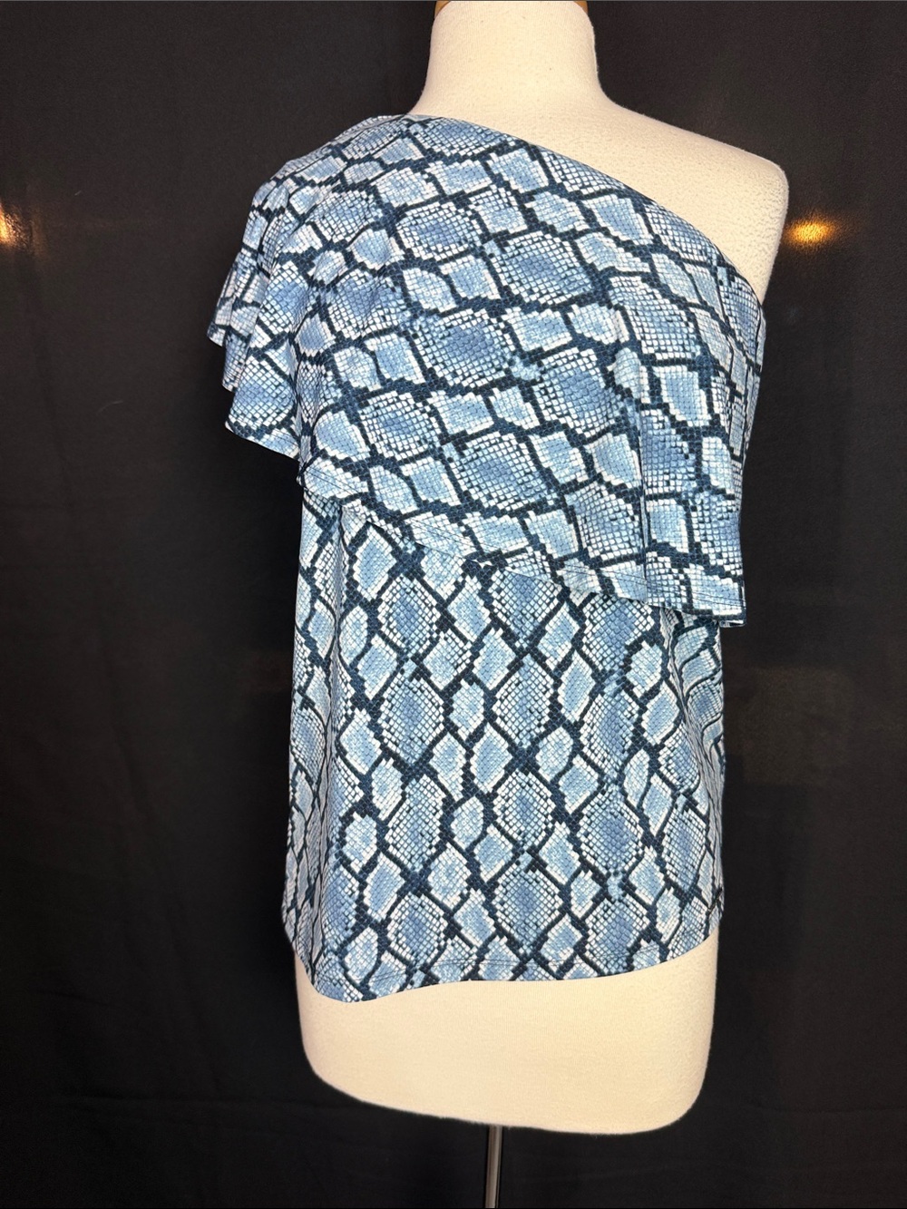 Michael Kors One-Shoulder Blue Python Print Top - Picture 2 of 6